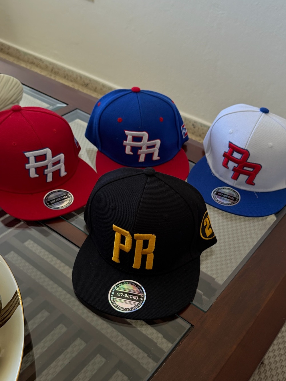 4 Gorras de Puerto Rico(el #21 de Roberto Clemente)